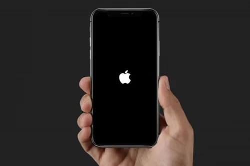 هنگ کردن روی لوگوی اپل