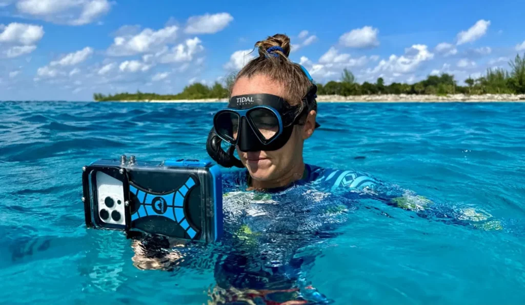 تجهیزات ضروری برای عکاسی زیر آب با آیفون